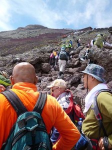 7合目あたりの厳しい登り