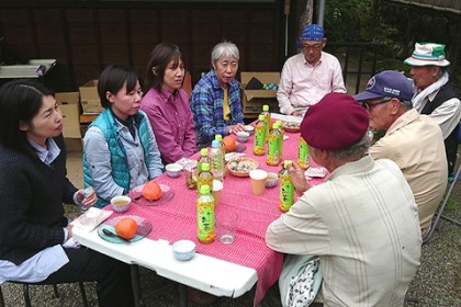 休憩時間にずくし柿を食べました